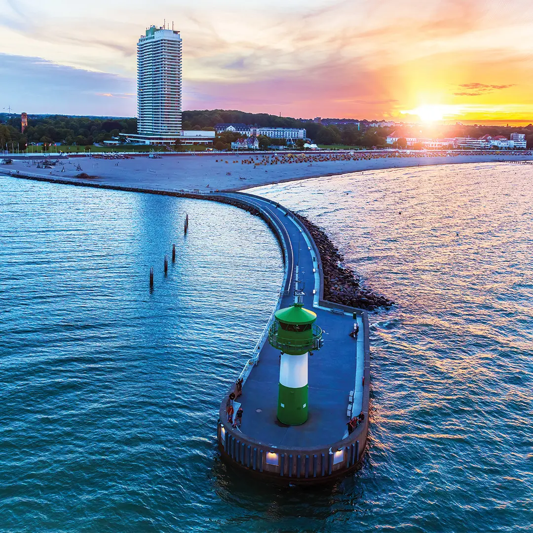 Einfahrt in den Hafen von Travemünde