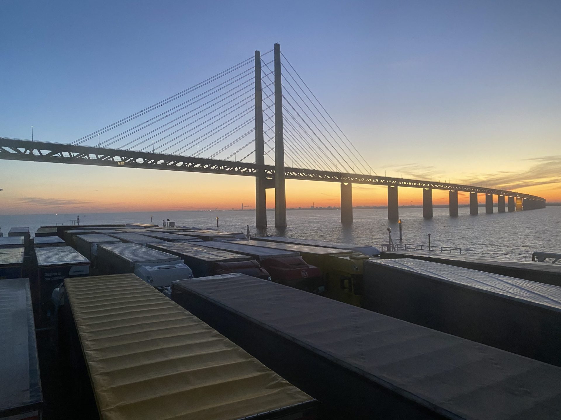 Öresundsbron från färjan på väg till Travemünde med Finnlines