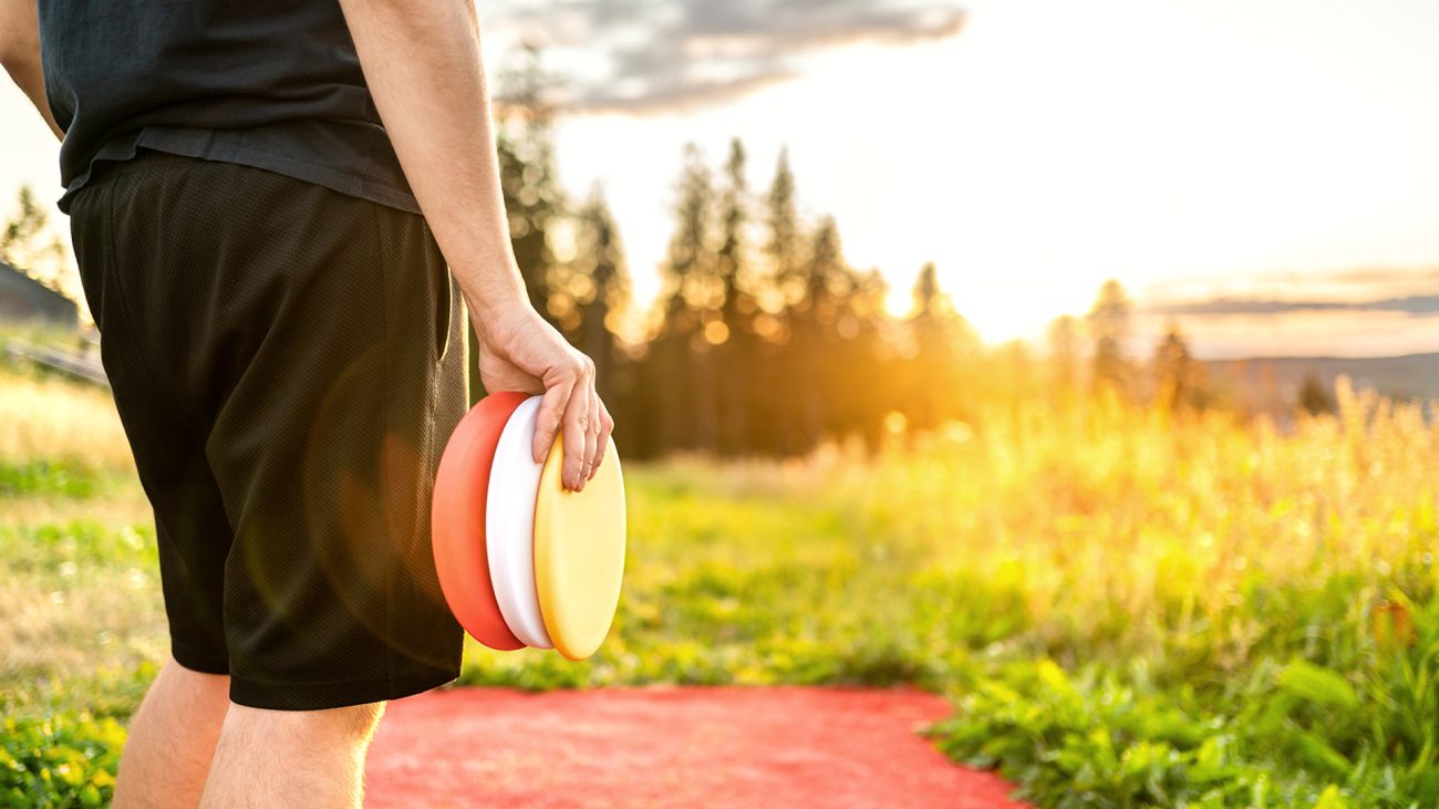 Frisbeegolf bei Sonnenuntergang auf Åland