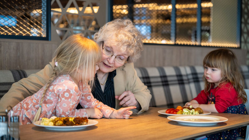 Kolmen sukupolven risteily oli ikimuistoinen ja tärkeä kokemus jokaiselle perheenjäsenelle.