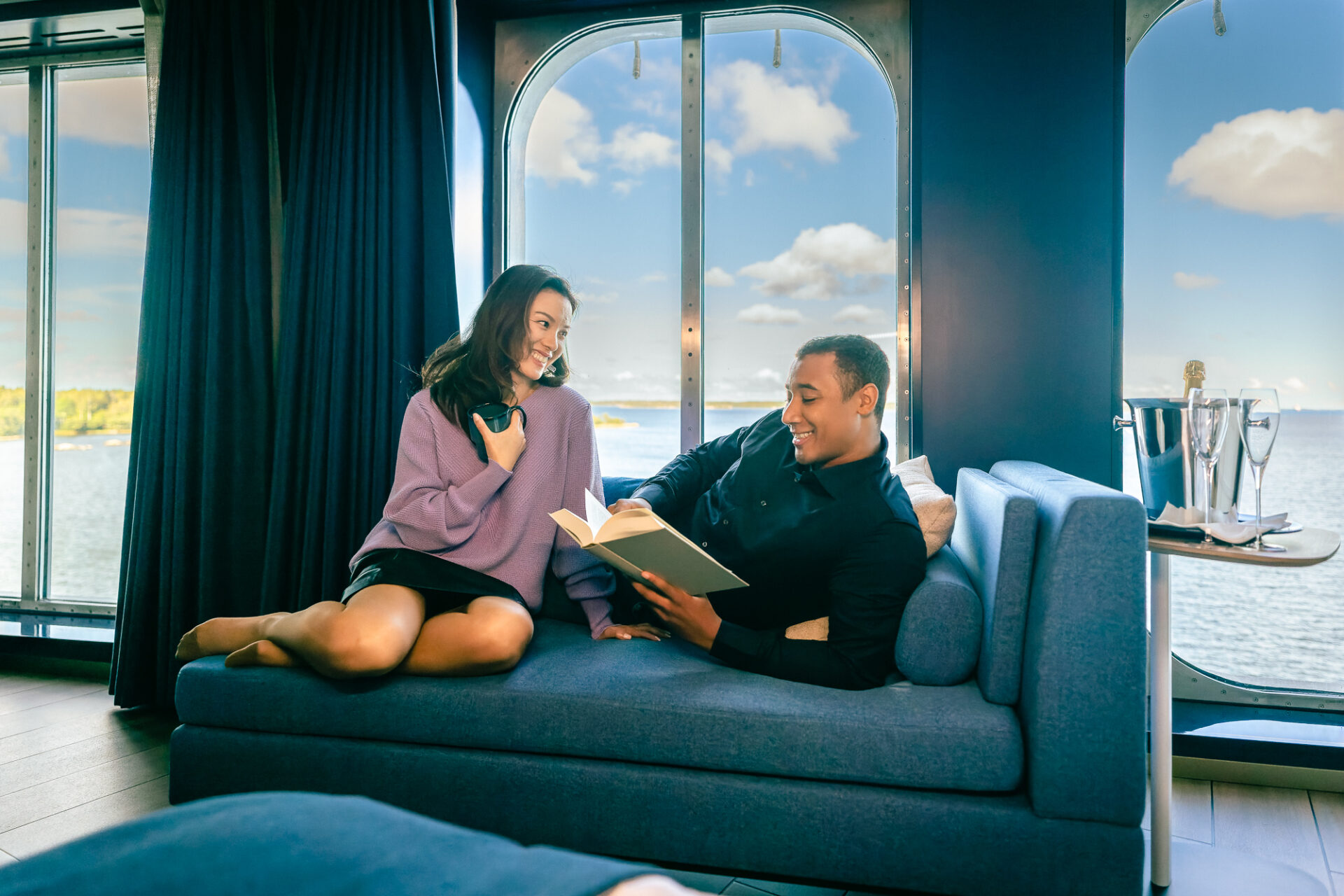 woman-and-man-on-sofa