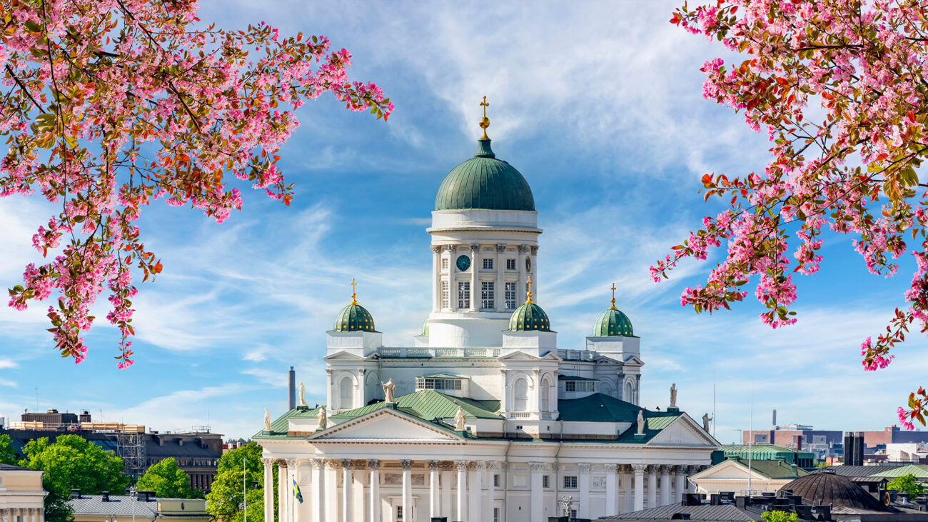 Weißer Dom von Helsinki im Frühling