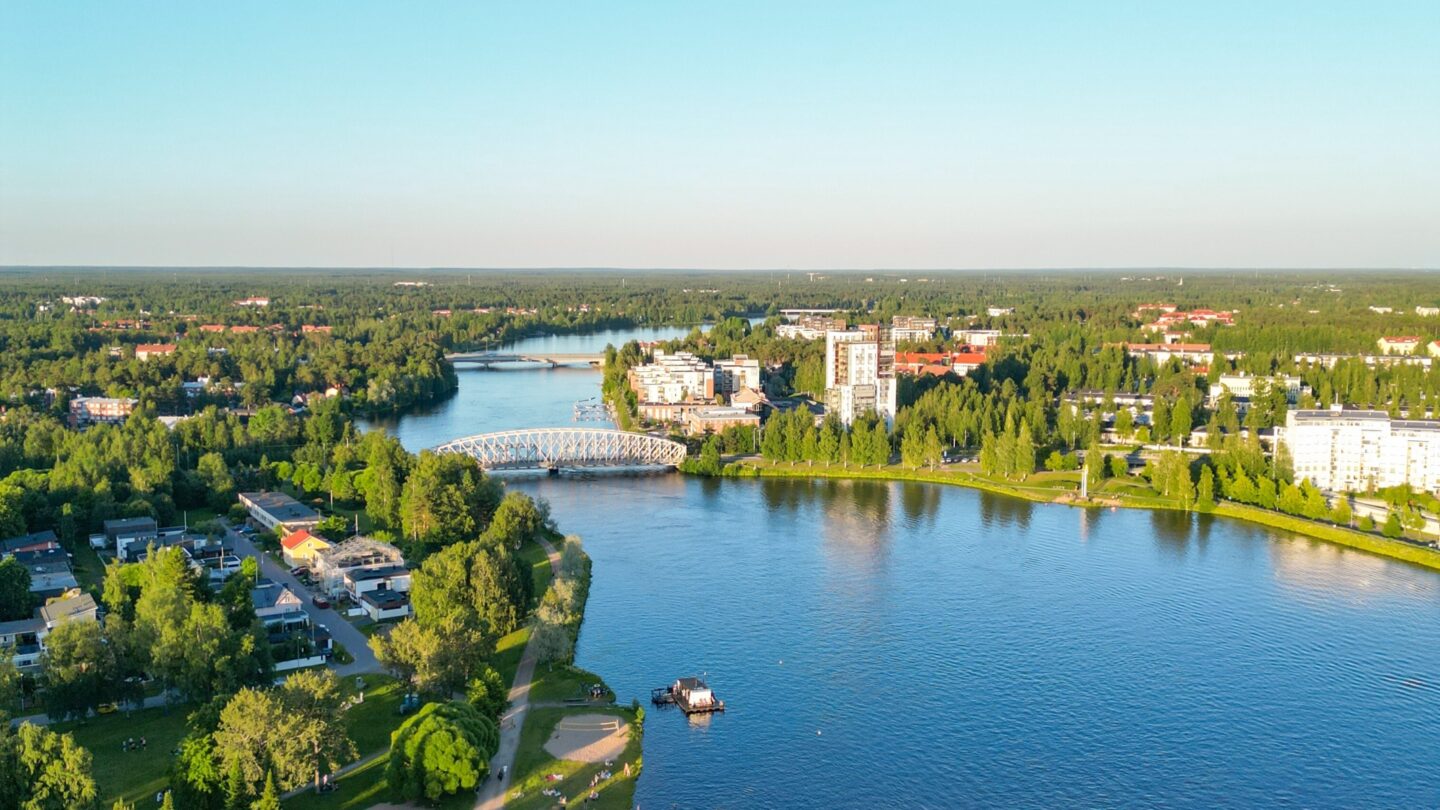 Drohnenaufnahme von Oulu