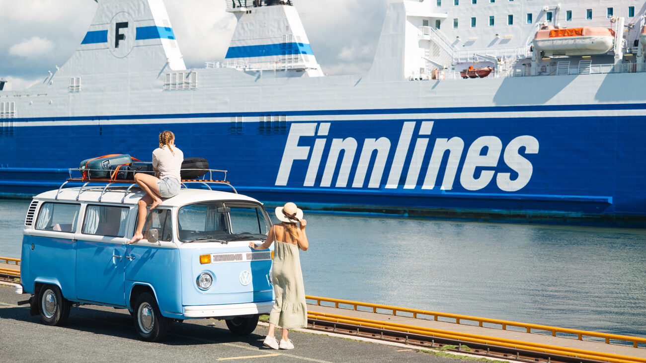 Van vor der Finnlines-Fähre in Travemünde