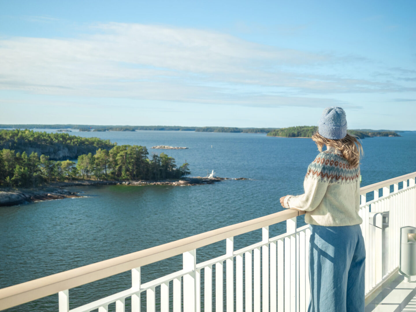 Frau an Deck von Finnlines-Fähre